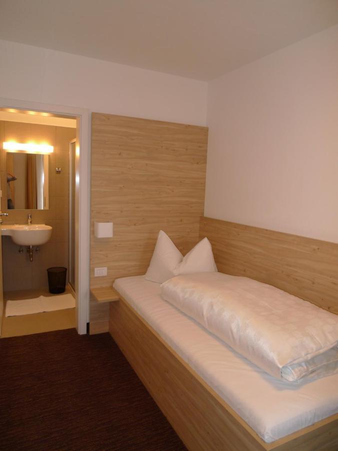 Hotel Stifter Лутаго Екстериор снимка