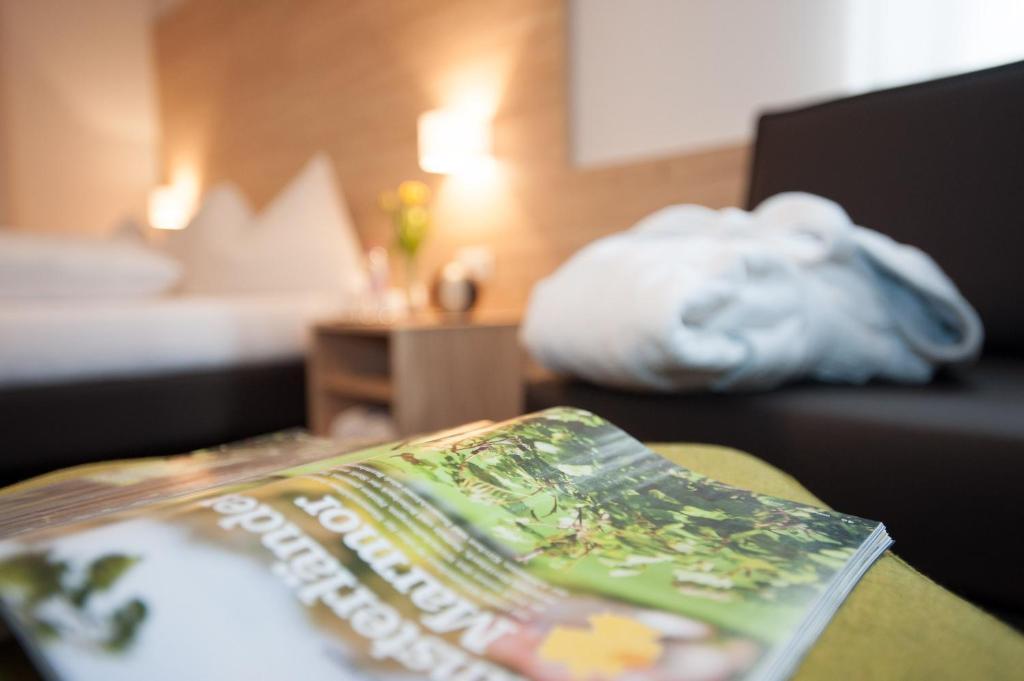 Hotel Stifter Лутаго Екстериор снимка