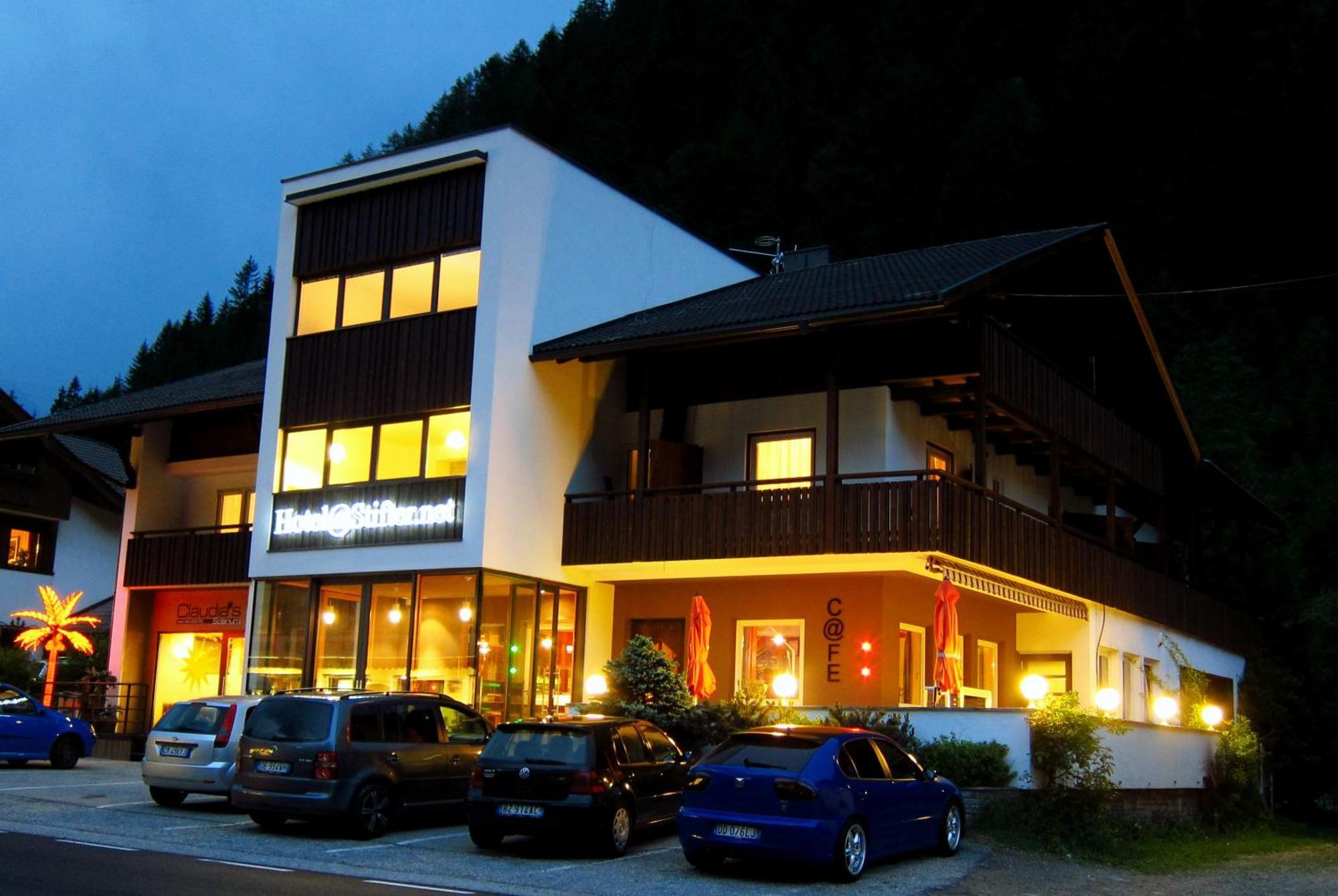 Hotel Stifter Лутаго Екстериор снимка